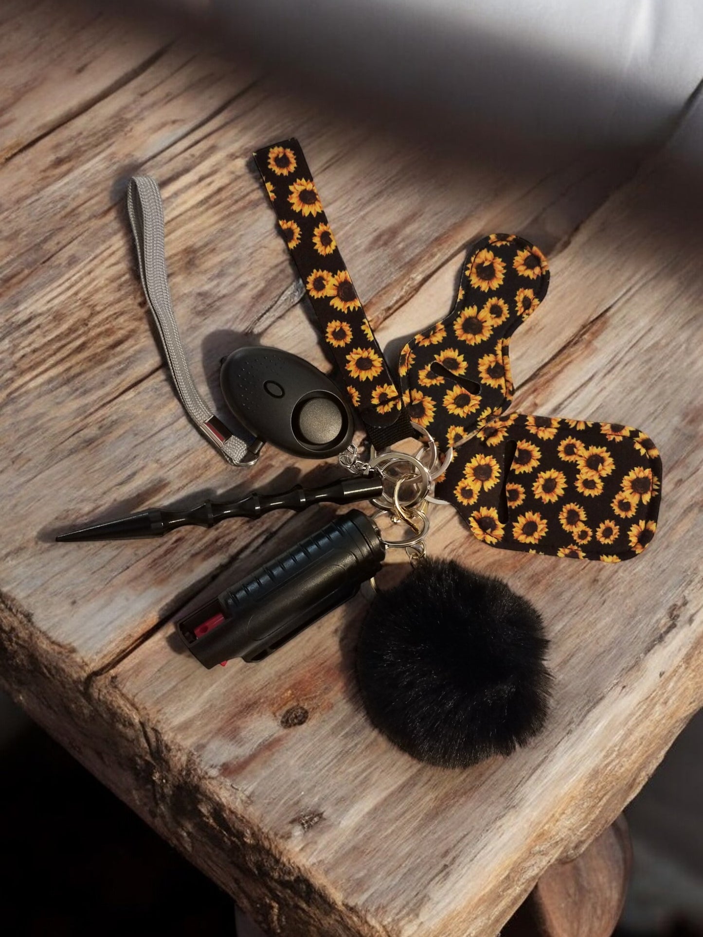 7 Piece Keychain Set with Pepper Spray
